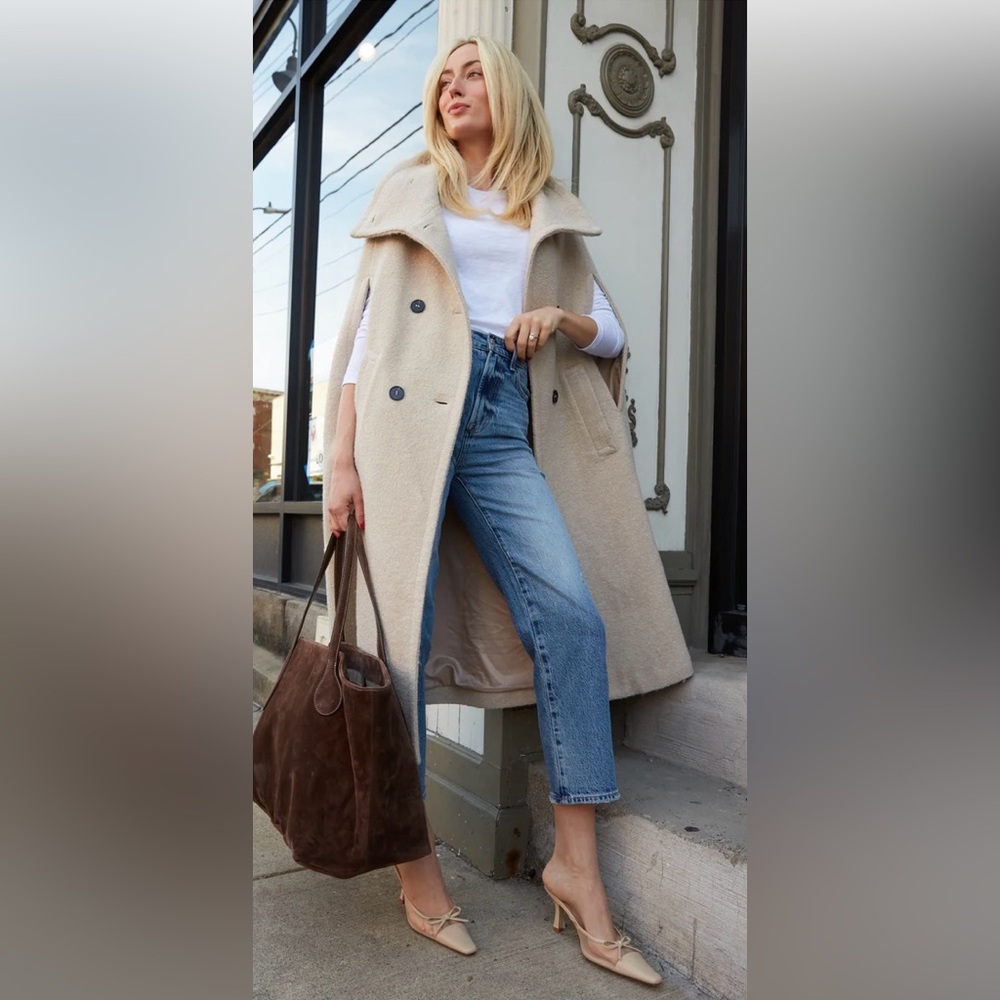Elegant Cream Cape Coat - Picture 2 of 11